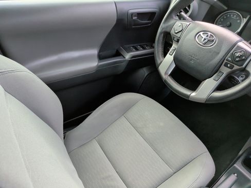 Used 2019 Toyota Tacoma SR5 image 32