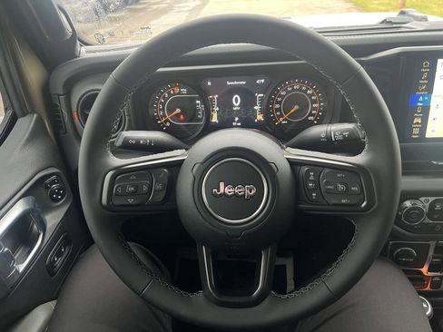 New 2026 Jeep Gladiator Mojave image 16