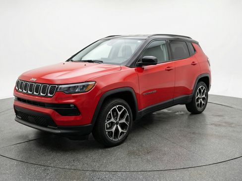 Used 2025 Jeep Compass Limited image 3