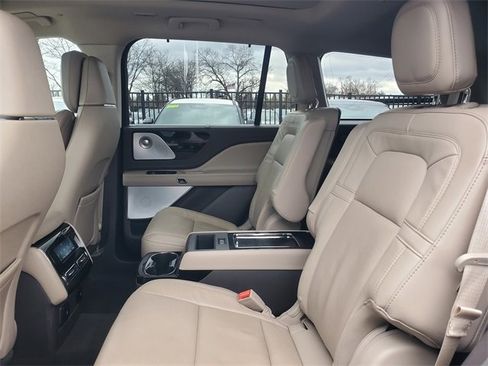 Certified 2023 Lincoln Aviator Reserve w/ Equipment Group 201A image 32