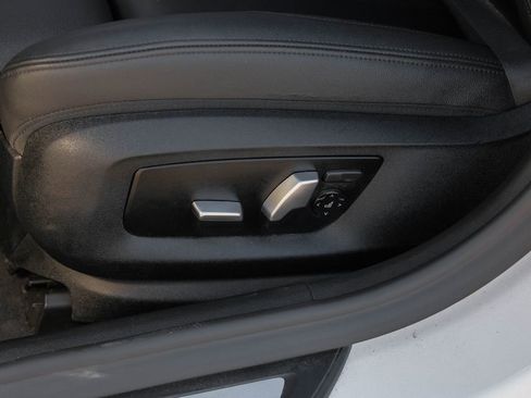 Used 2019 BMW 530i xDrive image 38