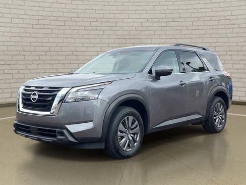 Used 2024 Nissan Pathfinder SV FWD image 1