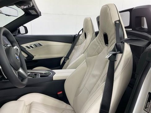 Certified 2026 BMW Z4 M40i w/ Premium Package RWD image 35