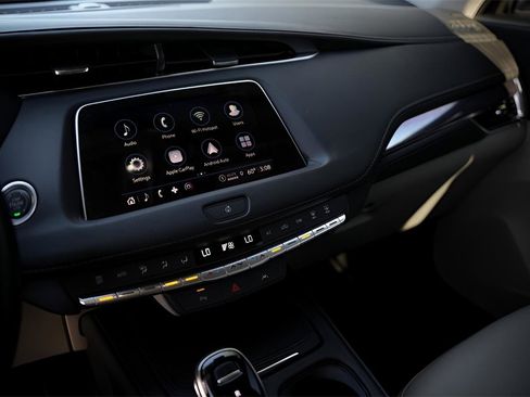 Certified 2023 Cadillac XT4 Luxury w/ Driver Awareness Package image 18