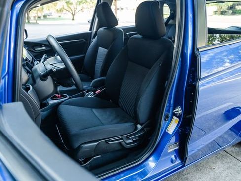 Used 2018 Honda Fit EX image 4