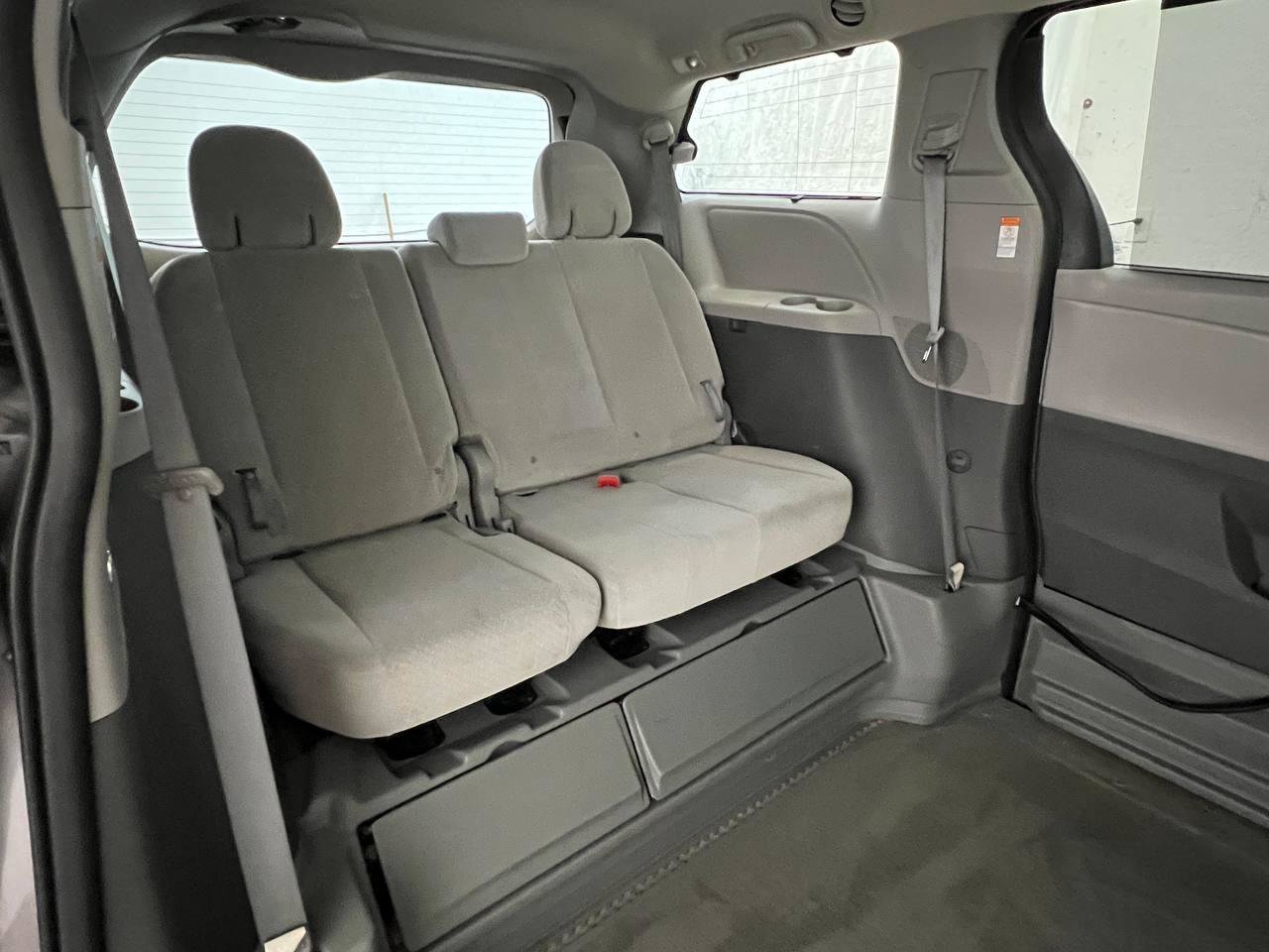 Used 2015 Toyota Sienna LE FWD image 16