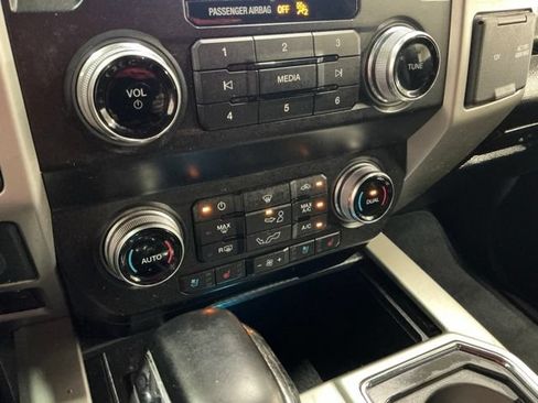Used 2020 Ford F150 Lariat w/ Equipment Group 502A Luxury AWD/4WD image 25