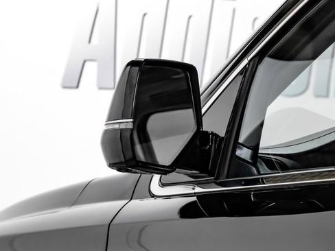 Used 2018 Cadillac Escalade Luxury image 15