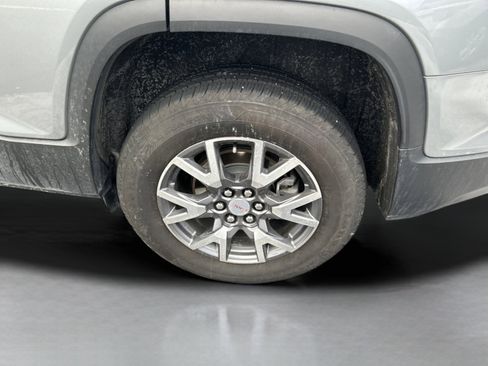 Used 2023 GMC Acadia SLT image 19