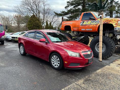 Used 2011 Chevrolet Cruze LT FWD image 1