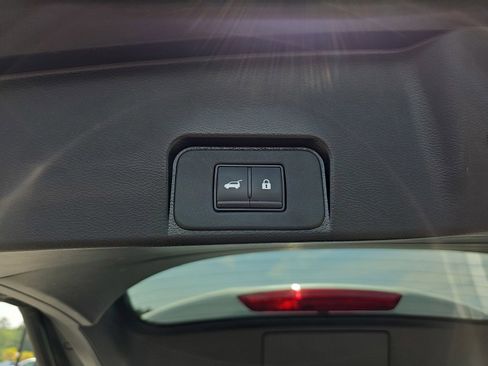 Used 2023 Nissan Rogue SV w/ SV Premium B Package FWD image 15