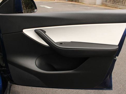 Used 2021 Tesla Model Y Performance AWD/4WD image 32