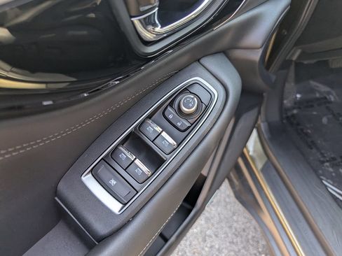 Used 2025 Subaru Outback Limited AWD/4WD image 14