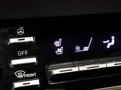 Used 2023 Hyundai Sonata Limited w/ Preferred Accessory Package FWD image 5
