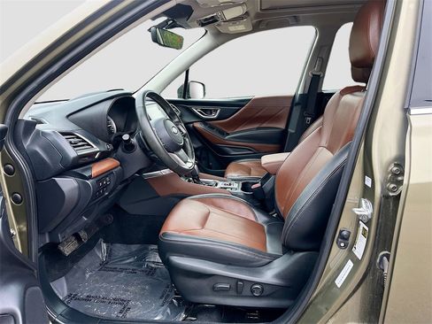 Used 2023 Subaru Forester Touring image 22