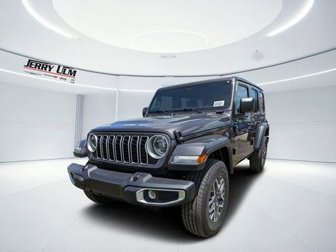 New 2025 Jeep Wrangler Unlimited Sahara AWD/4WD image 6