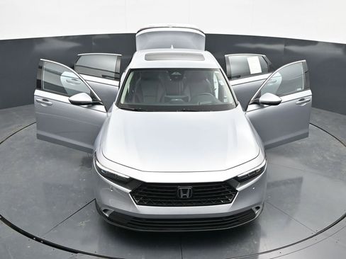 Used 2025 Honda Accord Touring image 46