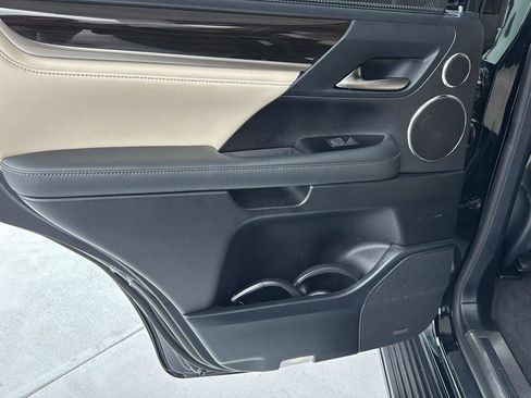 Used 2019 Lexus LX 570 4WD image 15
