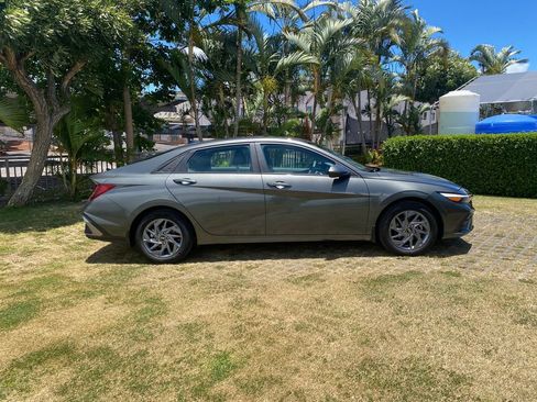 Certified 2024 Hyundai Elantra SEL FWD image 8