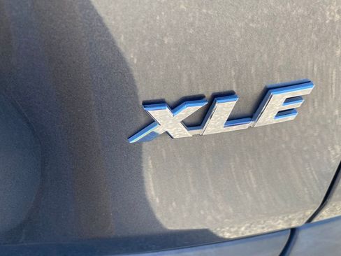 Used 2021 Toyota RAV4 XLE image 15