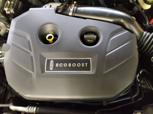 Used 2013 Lincoln MKZ image 30