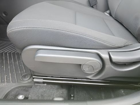 New 2026 Hyundai Kona SE AWD/4WD image 17