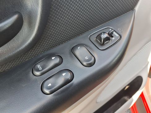 Used 2000 Ford F150 Lightning RWD image 21