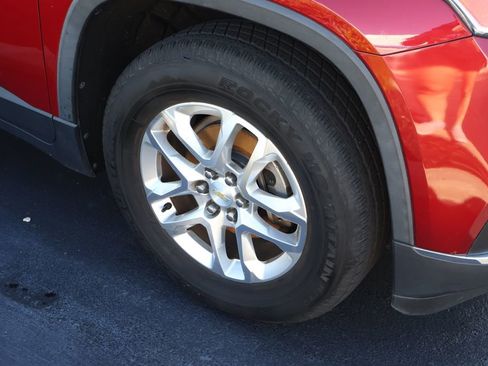 Used 2018 Chevrolet Traverse LT FWD image 7