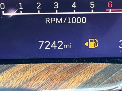 Used 2026 Cadillac Escalade ESV Platinum Sport AWD/4WD image 33
