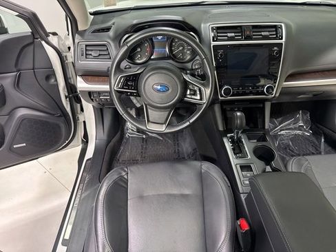 Used 2018 Subaru Outback 3.6R Limited AWD/4WD image 19