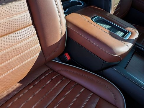 Used 2023 GMC Yukon XL Denali Ultimate image 28