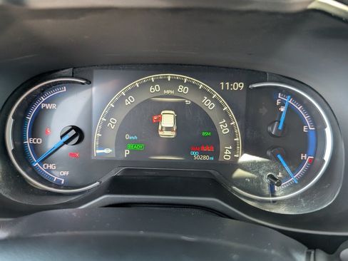 Used 2025 Toyota RAV4 XLE AWD/4WD image 19