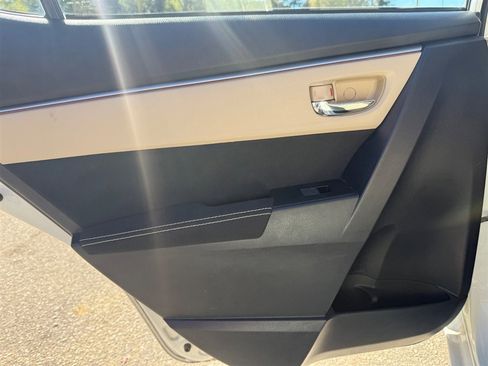 Used 2014 Toyota Corolla image 26