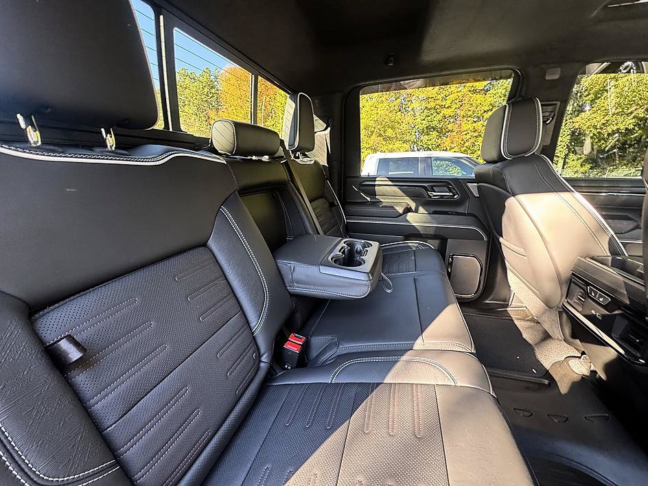Used 2025 GMC Sierra 2500 AT4X AWD/4WD image 13