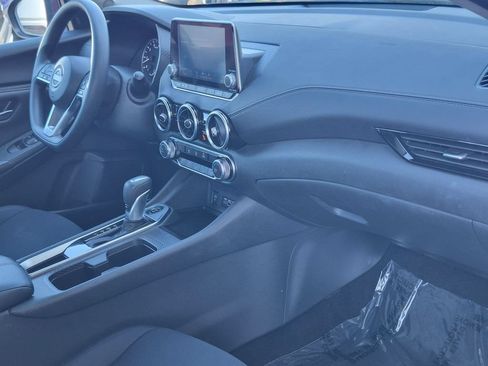 Used 2025 Nissan Sentra SV FWD image 30