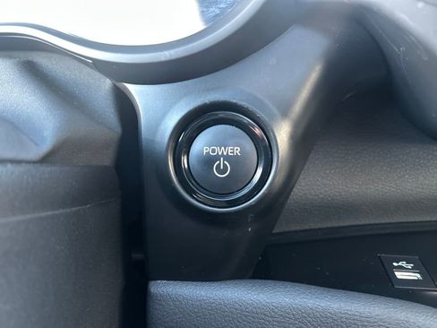 Used 2025 Toyota Sienna Platinum image 24