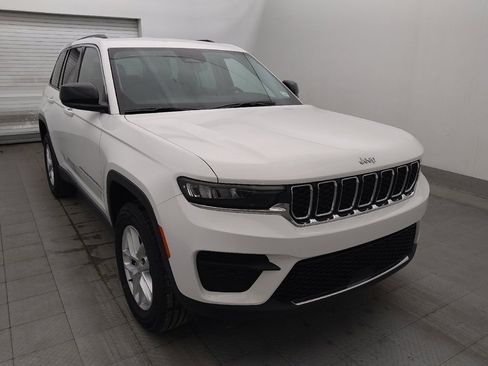 Used 2023 Jeep Grand Cherokee Laredo RWD image 13