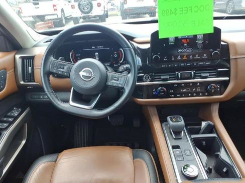Certified 2023 Nissan Pathfinder Platinum w/ Cargo Package AWD/4WD image 9