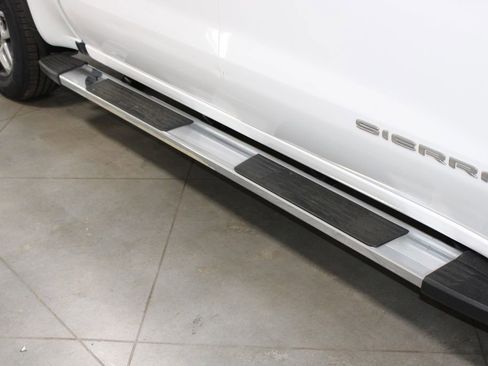 Used 2023 GMC Sierra 1500 SLT image 13