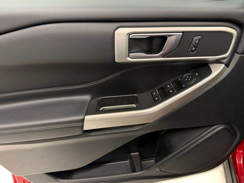 Used 2023 Ford Explorer XLT w/ Equipment Group 202A image 10