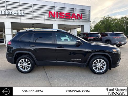 Used 2020 Jeep Cherokee Latitude image 9
