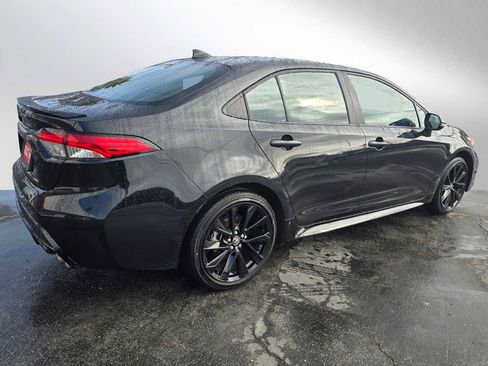 Used 2022 Toyota Corolla SE image 3