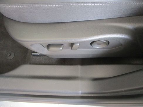 Used 2025 Buick Envision Preferred AWD/4WD image 19