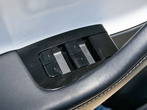 Used 2021 Tesla Model Y Performance AWD/4WD image 23