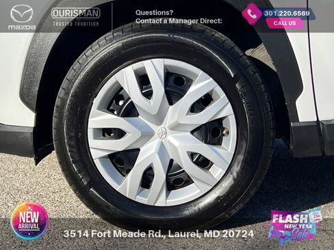 Used 2024 Toyota Corolla Cross L image 5