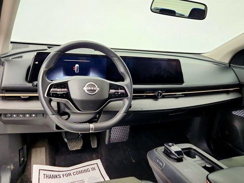 Used 2024 Nissan Ariya AWD image 11