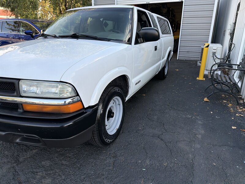 Used 2002 Chevrolet S10 Pickup 2WD Extended Cab image 13