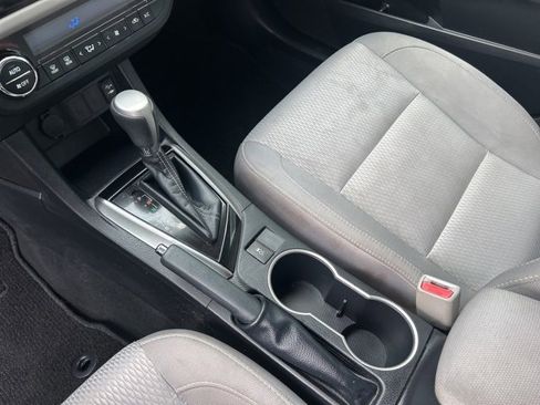 Used 2015 Toyota Corolla LE image 22