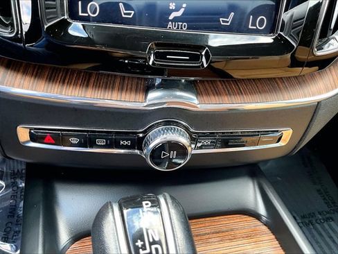 Used 2019 Volvo XC60 T6 Inscription w/ Protection Package Premier AWD/4WD image 24