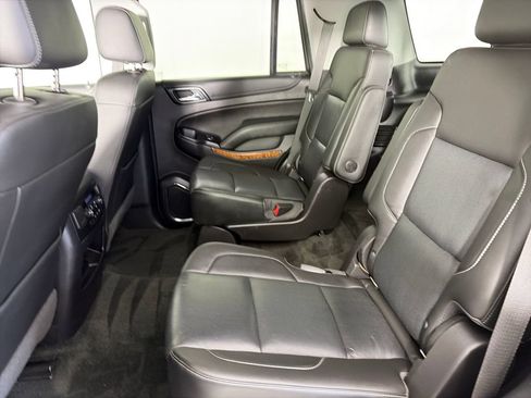 Used 2019 Chevrolet Tahoe Premier AWD/4WD image 13